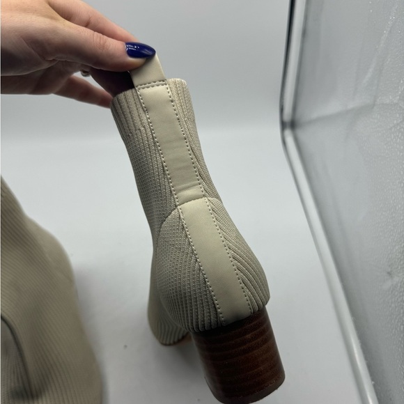 Joie Cream Ribbed Sweater Heeled Booties Size 6.5 - Picture 4 of 16